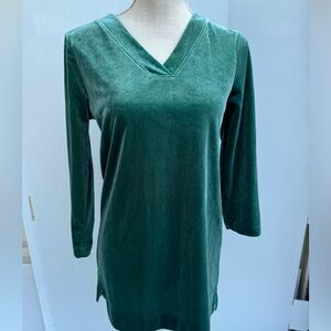 Lands Ends women’s size xs velvet long sleeved tunic emerald green